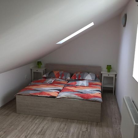 Apartment Lidická Slavkov, 4 person Slavkov u Brna Esterno foto